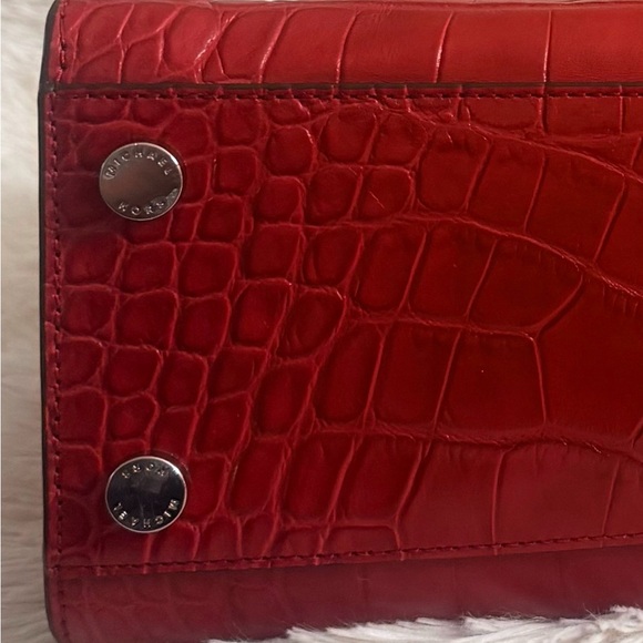 Michael Kors Dillon Large Tote  Bag In Vibrant Red Croc Embossed Leather - Picture 7 of 16